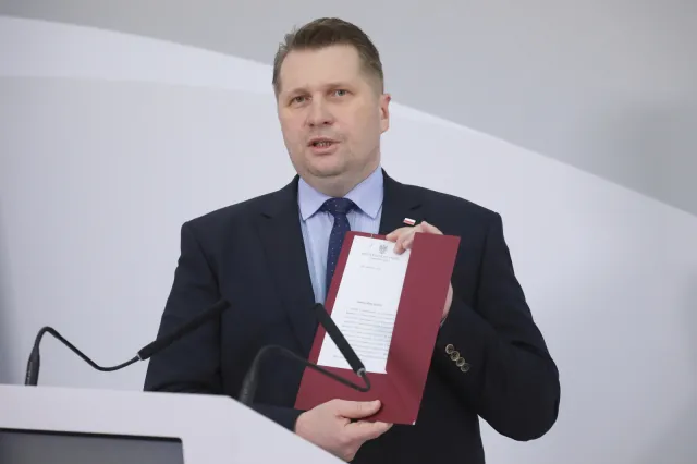 Czarnek zapowiada wsparcie dla uczniów w czterech sferach