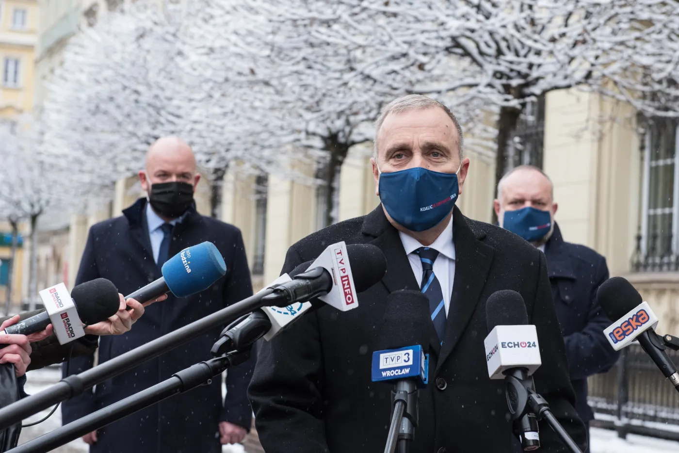 Hołownia "zarzuci sieci" na posłów KO? Jest KOMENTARZ Schetyny