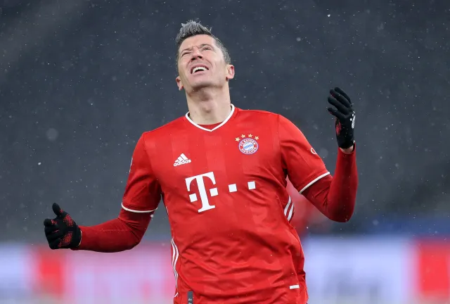 Robert Lewandowski pomylił się po serii 11 bezbłędnych rzutów karnych