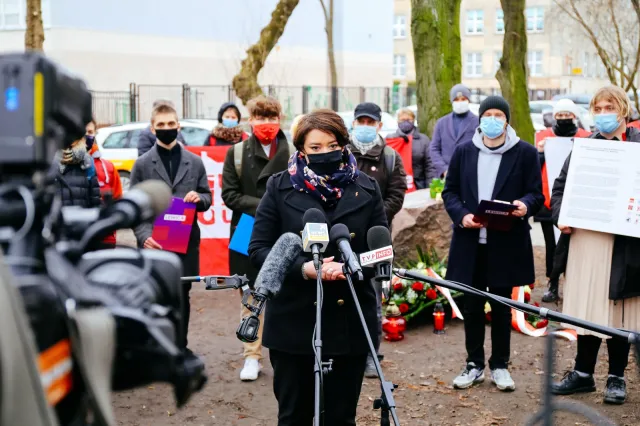 Akcja Lewicy z "ul. Ofiar Żołnierzy Wyklętych". PiS mówi o "prowokacji komunistów"