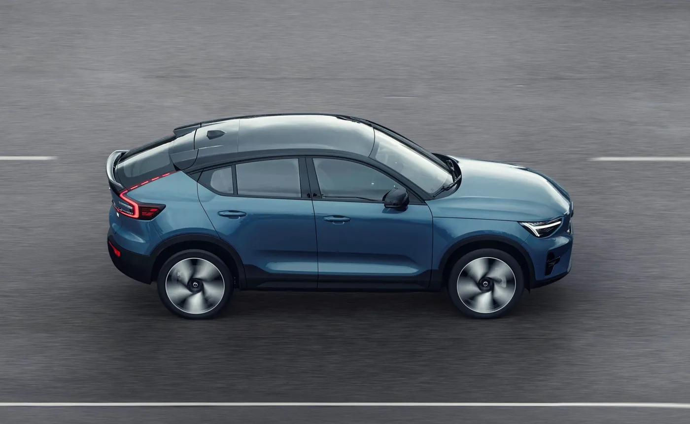 volvo-c40-recharge-37082988.jpg