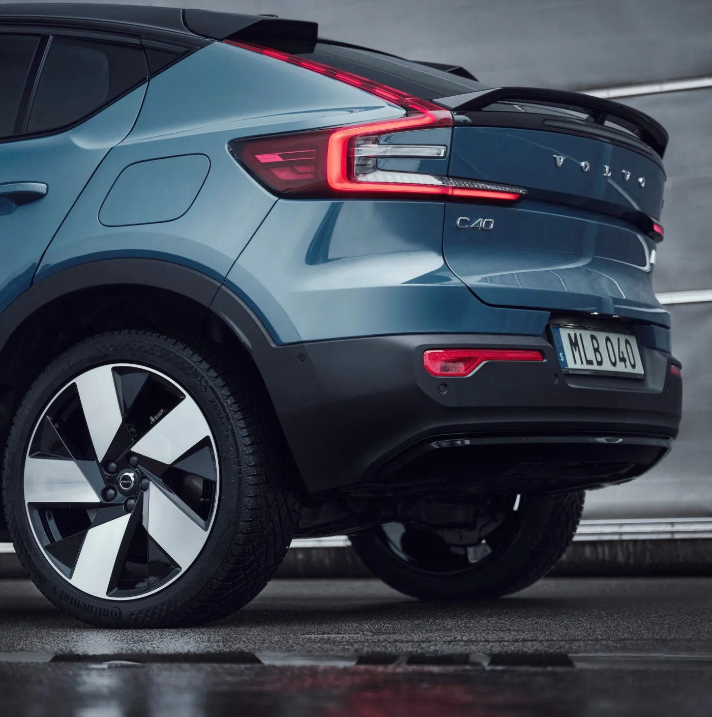 volvo-c40-recharge-37083003.jpg
