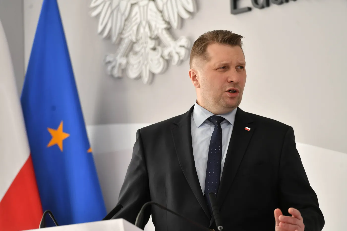 Czarnek sugeruje, że UE dyskryminuje... większość. "Mamy więcej wolności niż na Zachodzie"