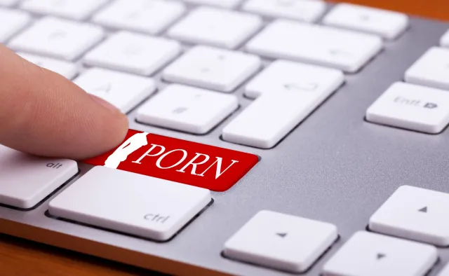 Branża porno w czasach koronawirusa. "Urządziliśmy bagno pokoleniu ery cyfrowej"