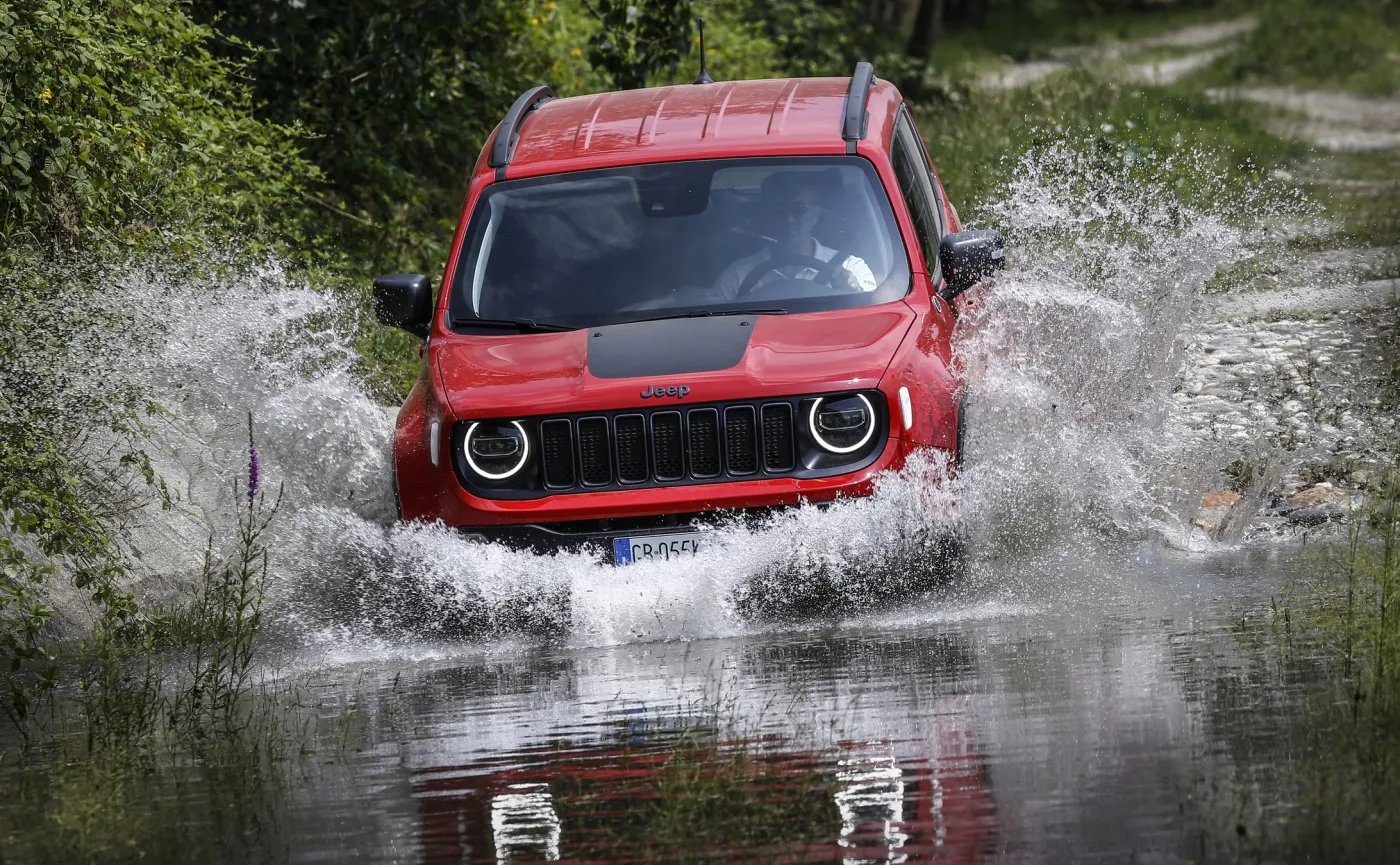 jeep-renegade-4xe-28274629.jpg