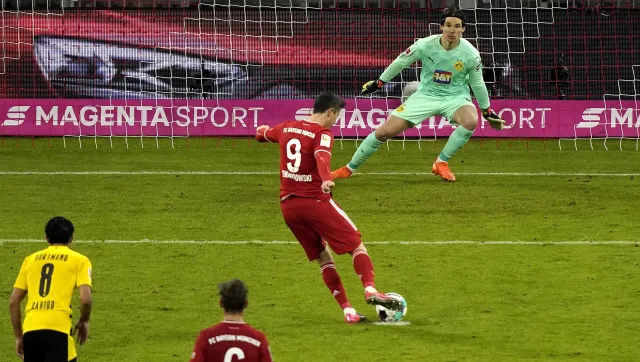 Der Klassiker dla Bayernu. Lewandowski - Haaland 3:2. Zobacz hattrick Polaka