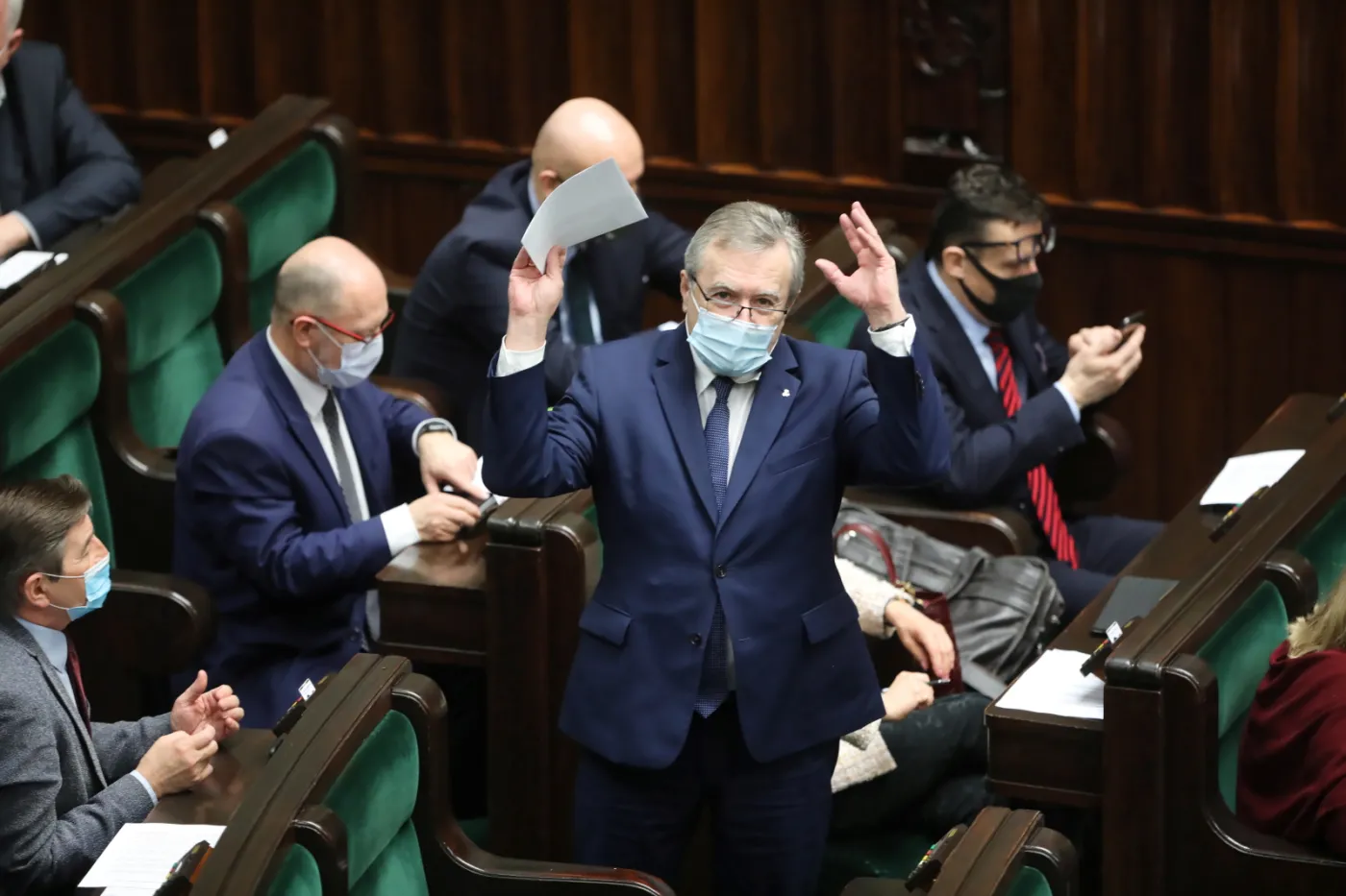 PiS przegrywa dwa głosowania w Sejmie. "Ależ bałagan"