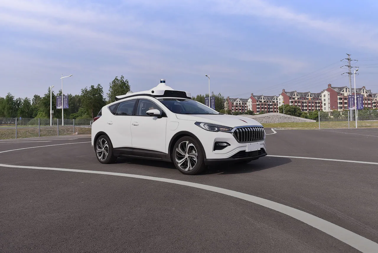 apollo-go-robotaxi-37094896.jpg