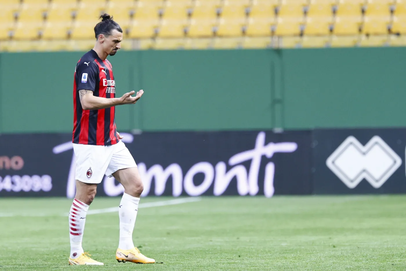 Milan wygrał w Parmie, ale stracił Ibrahimovica