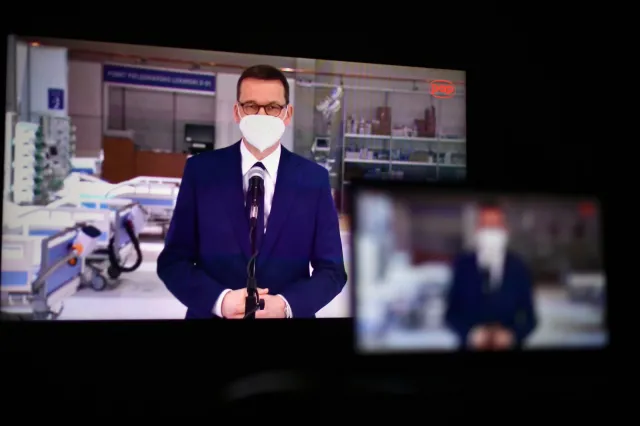 Morawiecki: Wraz z Macronem zaapelowaliśmy, by szczepionki pozostawały w Europie