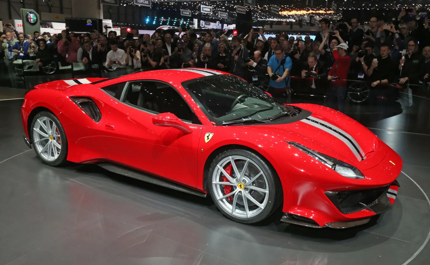 11020212-ferrari-488-pista.jpg