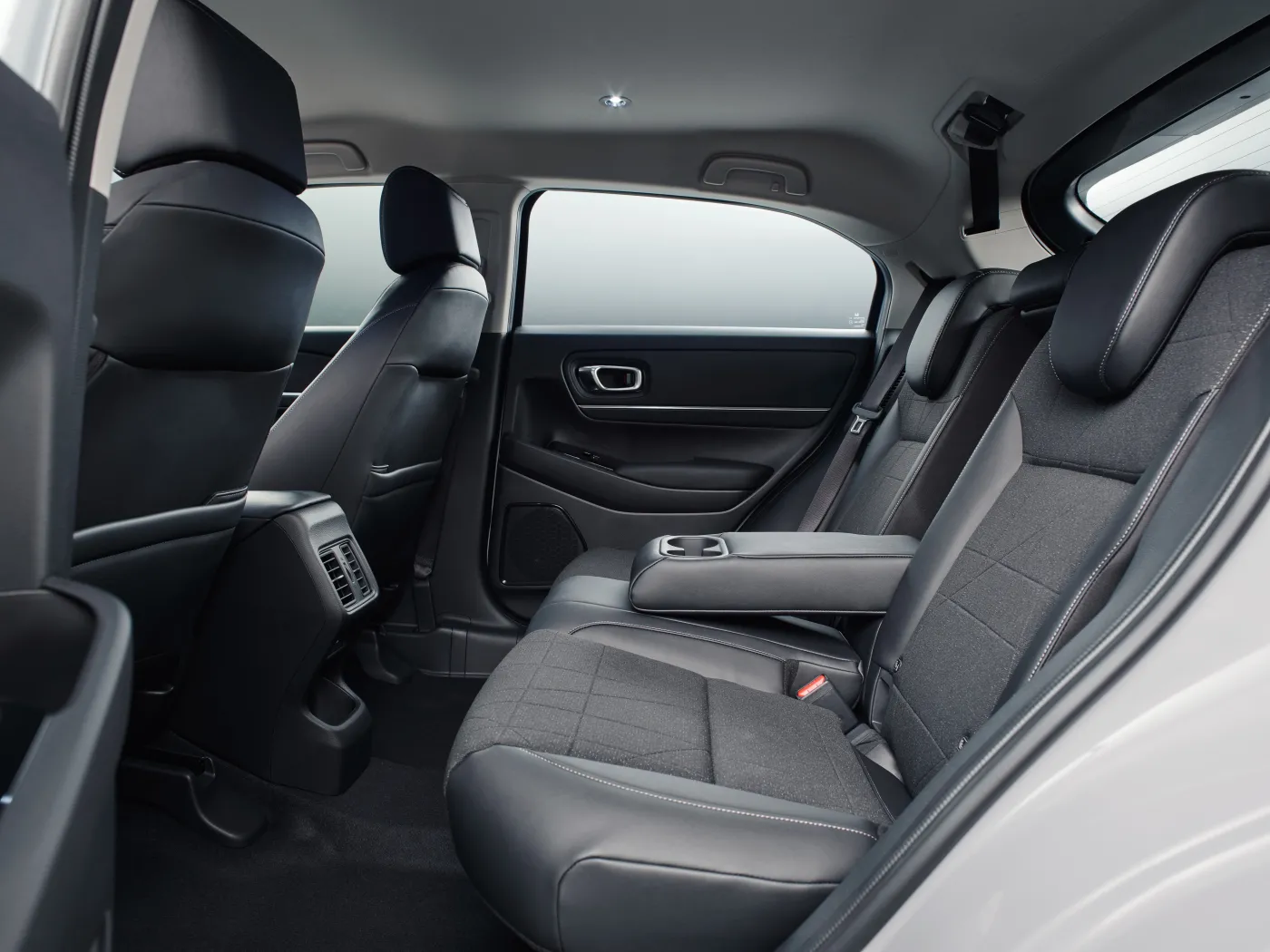 honda-hrv-ehev-2021-37121076.jpg