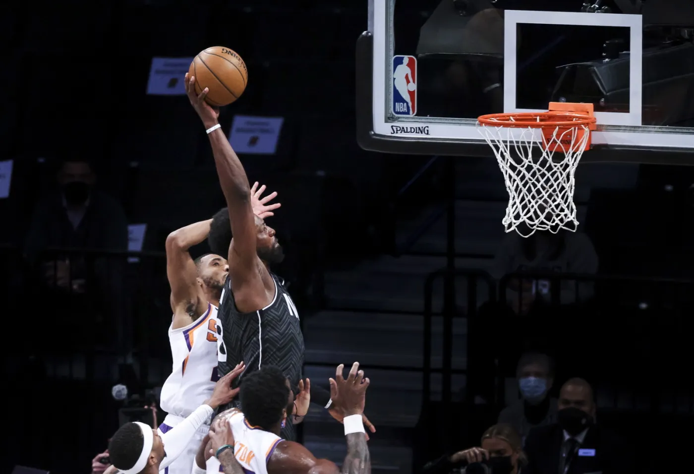 Liga NBA: Nets już w play off. Warriors prawie 10 minut bez punktu