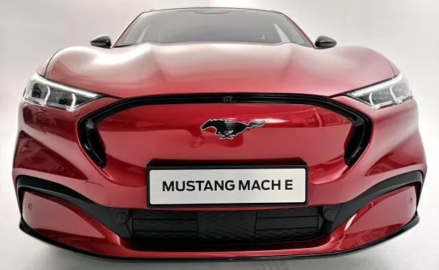 Ford Mustang Mach-E nowym hitem. Ponad 3700 aut zniknęło w cztery dni