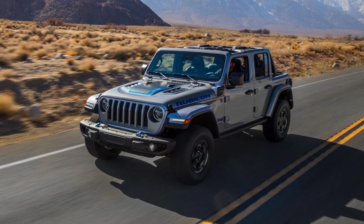 jeep-wrangler-4xe-37133206.jpg