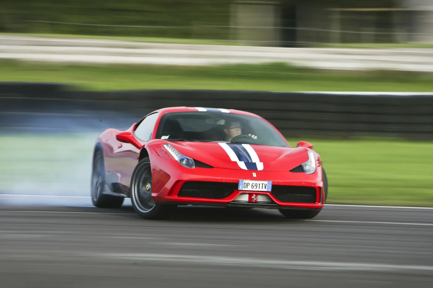 7894983-ferrari-458-speciale.jpg