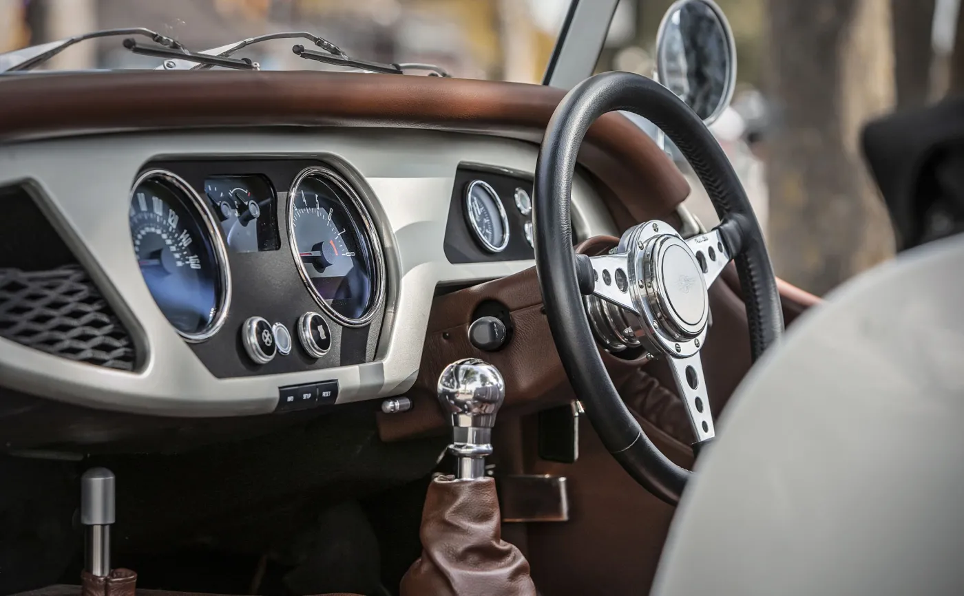 Morgan w cenie Passata. Urząd skarbowy sprzedaje białego kruka motoryzacji