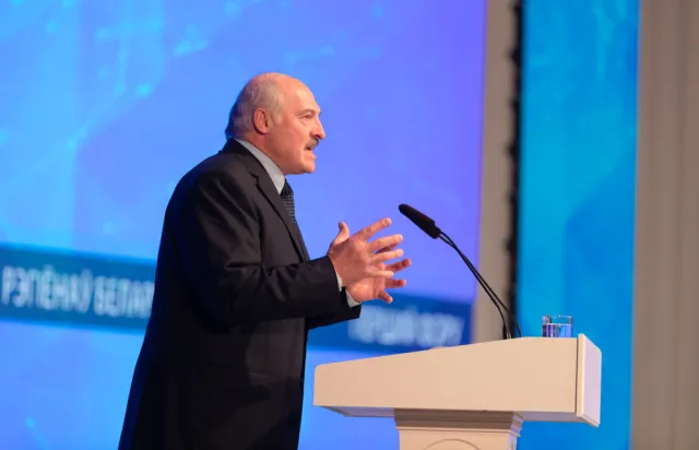 Łukaszenka: Protestami po wyborach kierowano także z Polski. Jest reakcja Czaputowicza