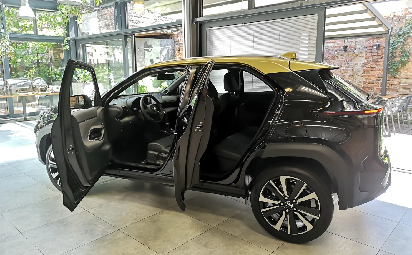 toyota-yaris-cross-37177418.jpg