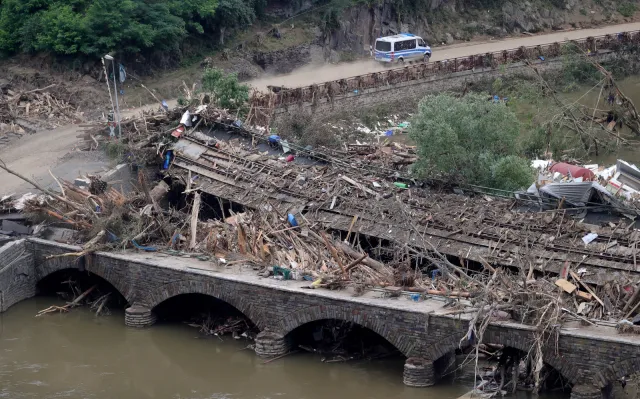 Powódź w Niemczech. Niewielkie szanse na znalezienie żywych osób zaginionych w powodzi