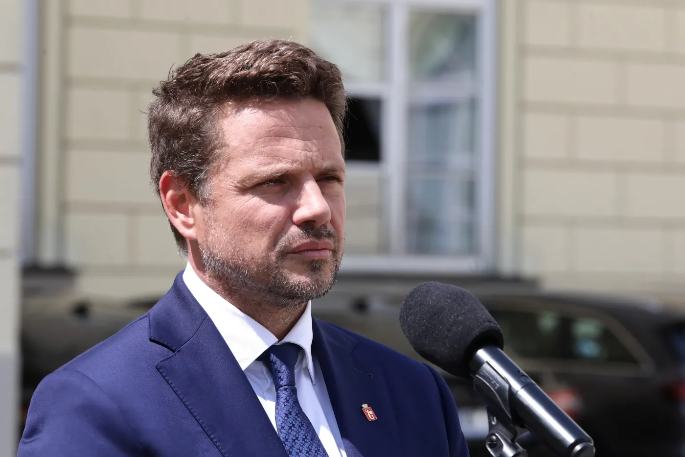 Trzaskowski: Rządzący idą na bardzo głęboki konflikt z UE