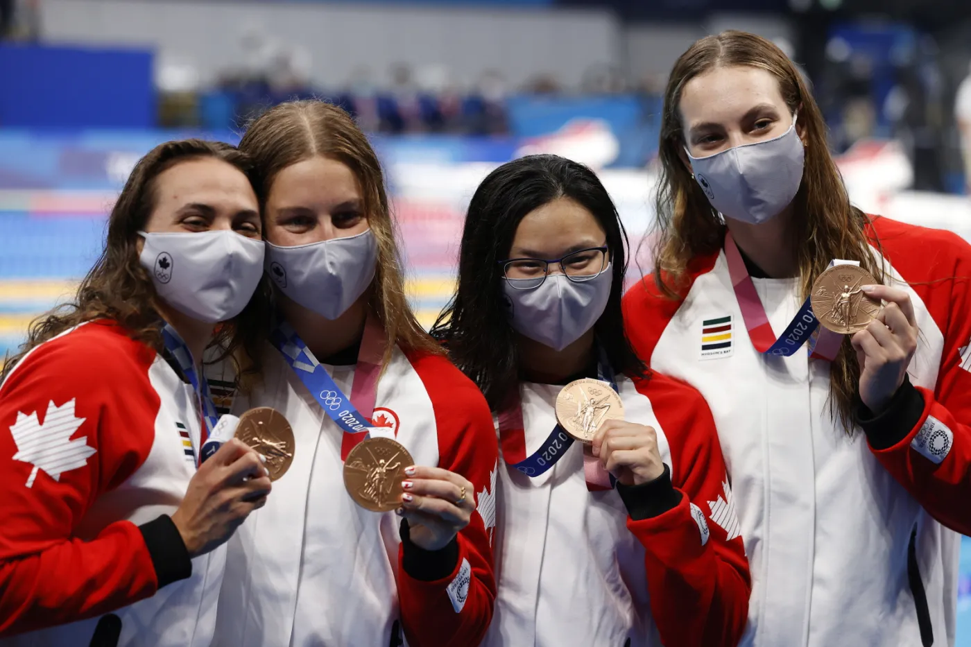 Od lewej: brązowe medalistki w kanadyjskiej sztafecie 4 x 100 m Kylie Masse, Sydney Pickrem, Margaret McNeil i Penny Oleksiak