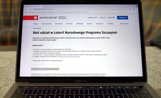 Pierwsze losowanie w loterii szczepionkowej. 5 nagród pieniężnych po 50 tys. zł i 60 e-hulajnóg