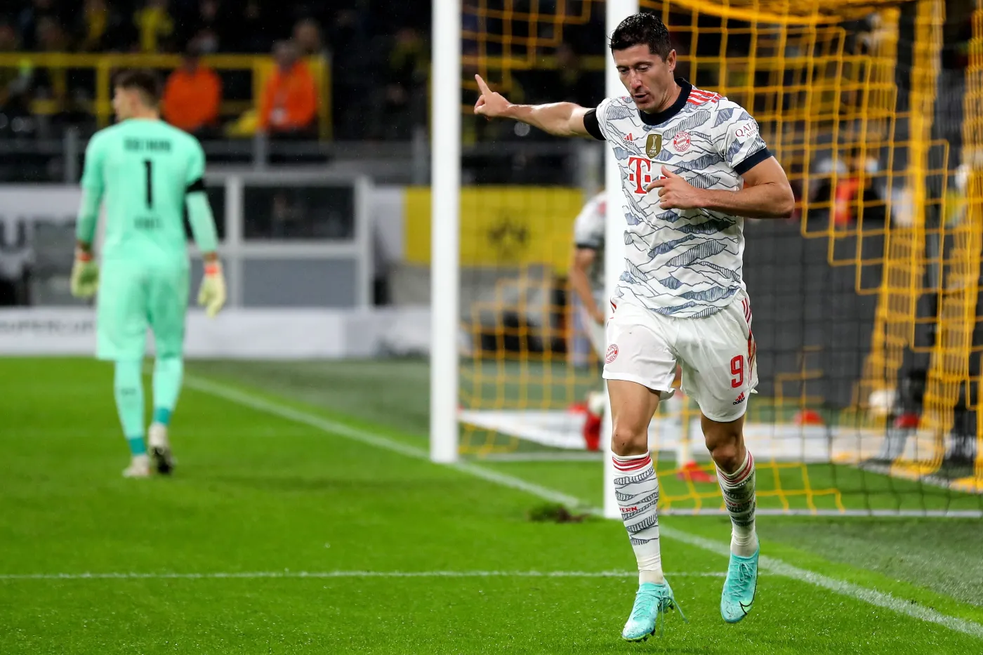 Lewandowski nie zdobędzie nagrody UEFA. W finałowej trójce sami pomocnicy