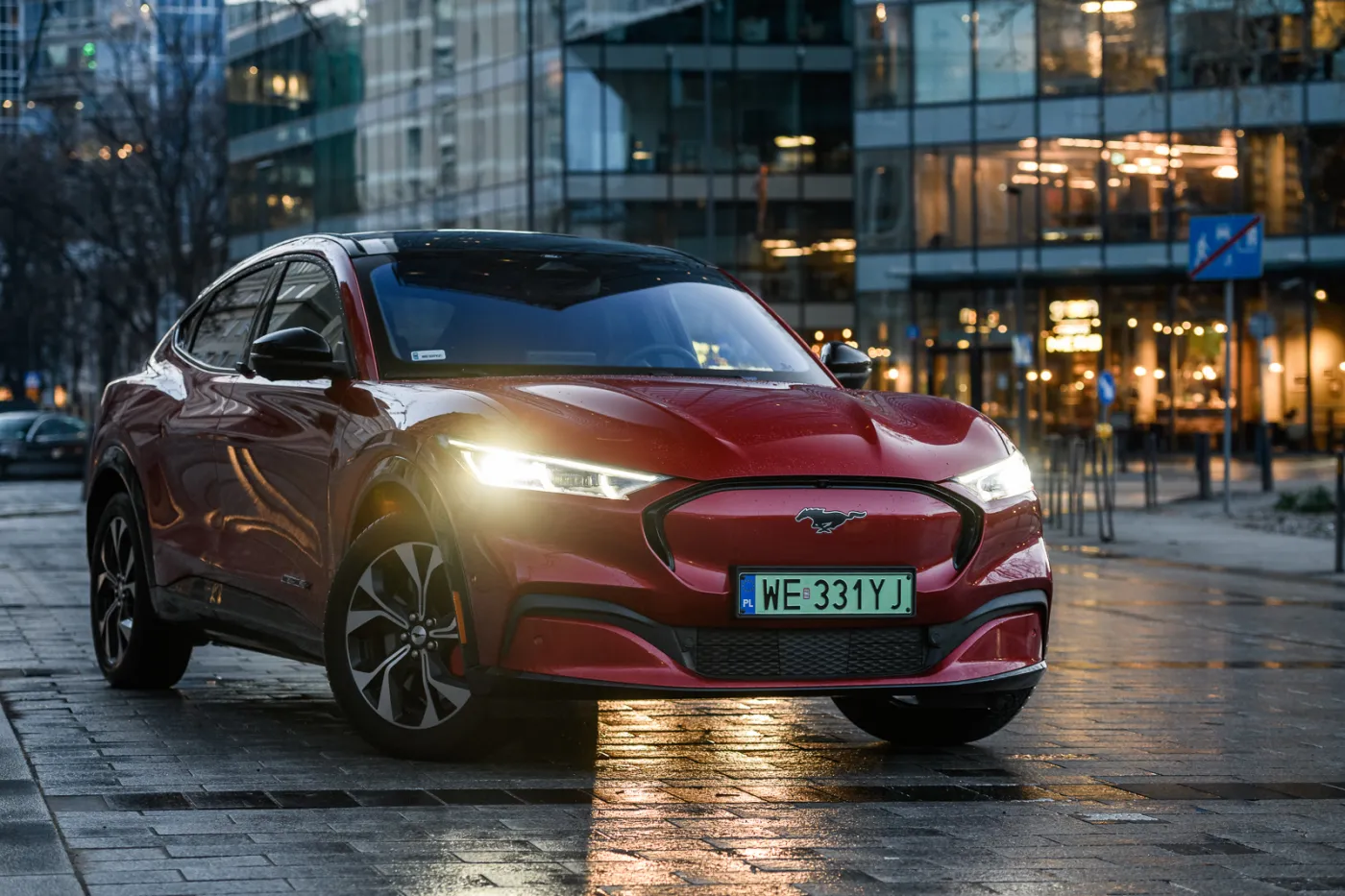 Ford Mustang Mach-E sensacją w Polsce. Na pniu zniknęło 60 proc. aut