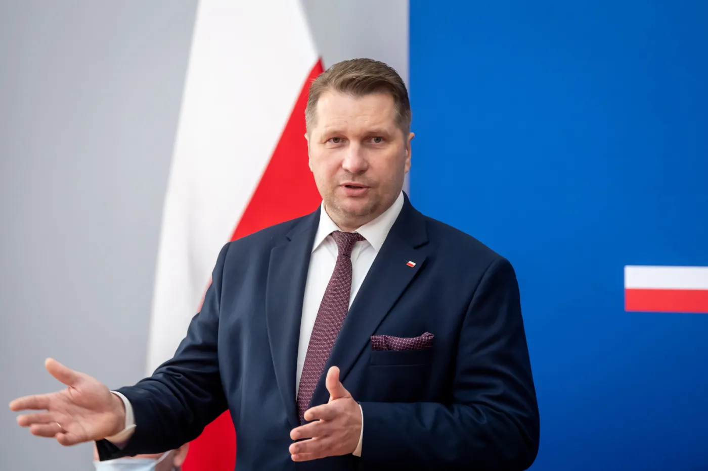 Komu przeszkadza nowy kanon lektur? Czarnek o "dyktaturze ateistycznej"