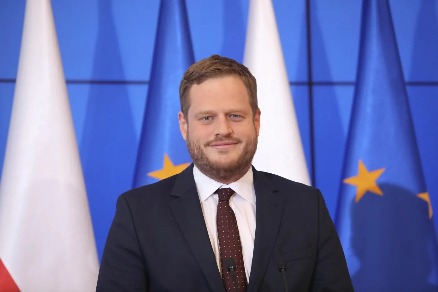 Nowy parapodatek od kart prepaid? Minister Cieszyński KOMENTUJE