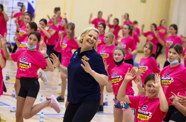 Otylia Jędrzejczak i Joanna Jędrzejczyk poprowadziły... lekcję WF