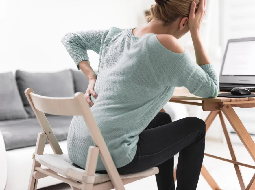 Jak złagodzić bóle głowy, szyi i pleców? Wypróbuj akupresurą w domu