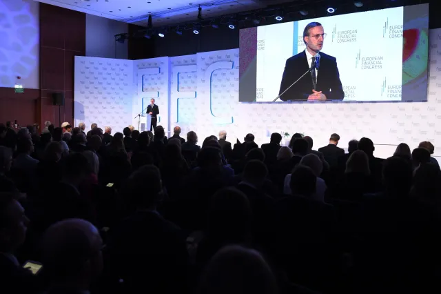 Eksperci na EKF: Polska musi skorzystać z "drugiego Planu Marshalla"