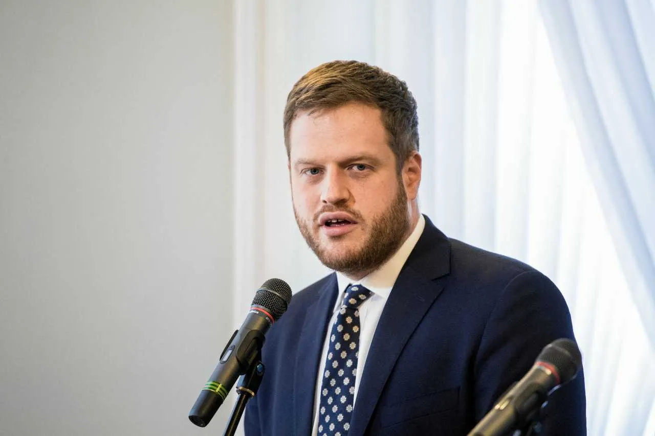 Cieszyński: Będzie ustawowa gwarancja odzyskiwania środków z kart prepaid