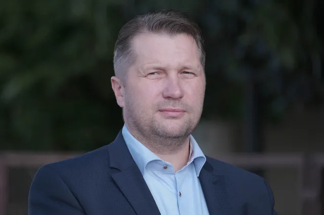 Czarnek: W wielu częściach Europy już nie ma Kościoła. W Polsce musimy go bronić