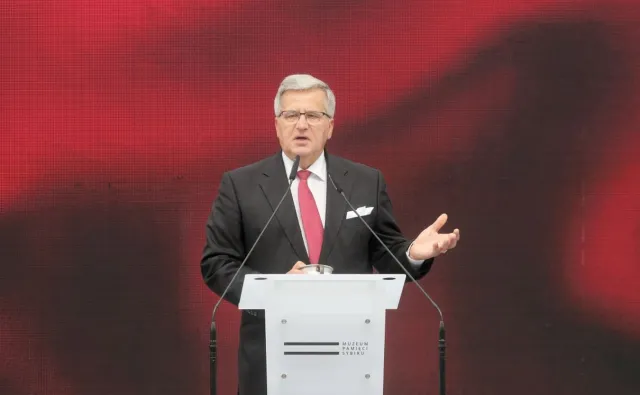 Komorowski: Tusk nie odbierze poparcia PiS
