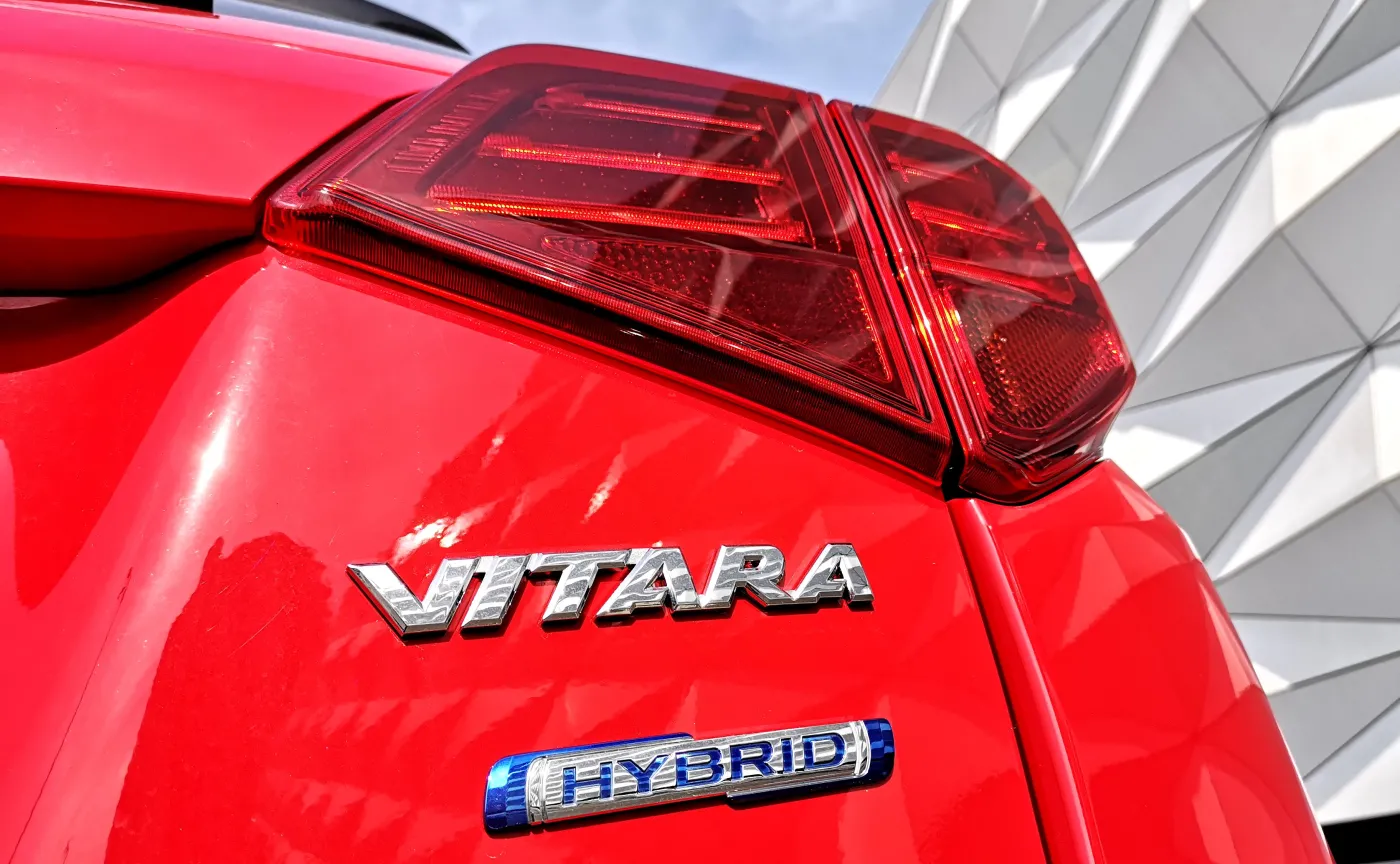 Suzuki Vitara Hybrid 1.4 BOOSTERJET 2WD 6AT Elegance