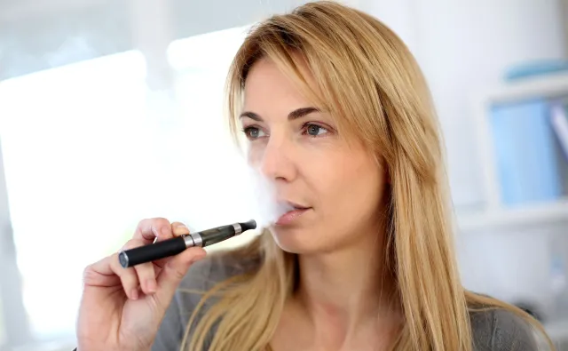 Vaping – trend groźny dla zdrowia jamy ustnej