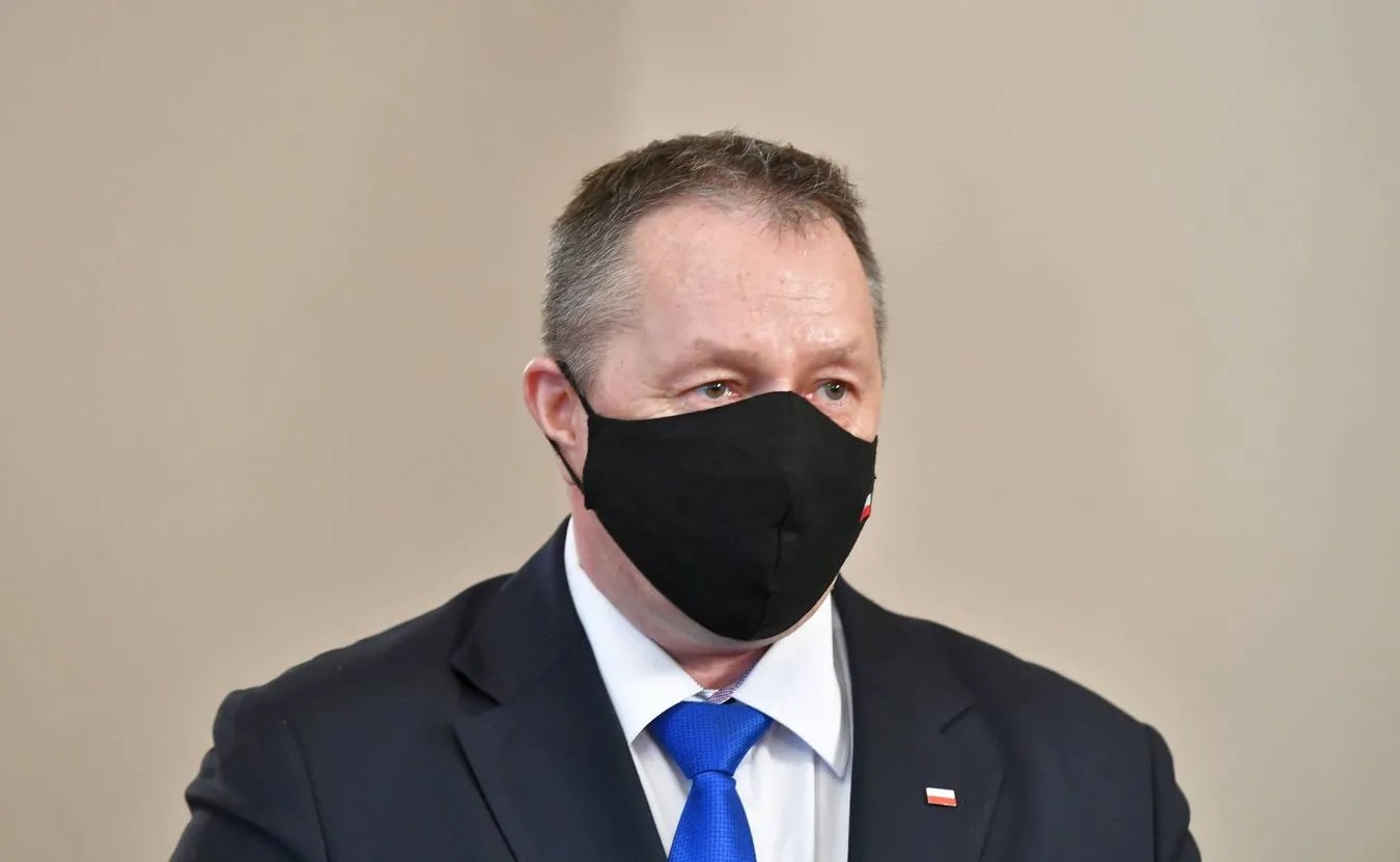 Wulgarny wpis kuratora oświaty. KO chce jego dymisji