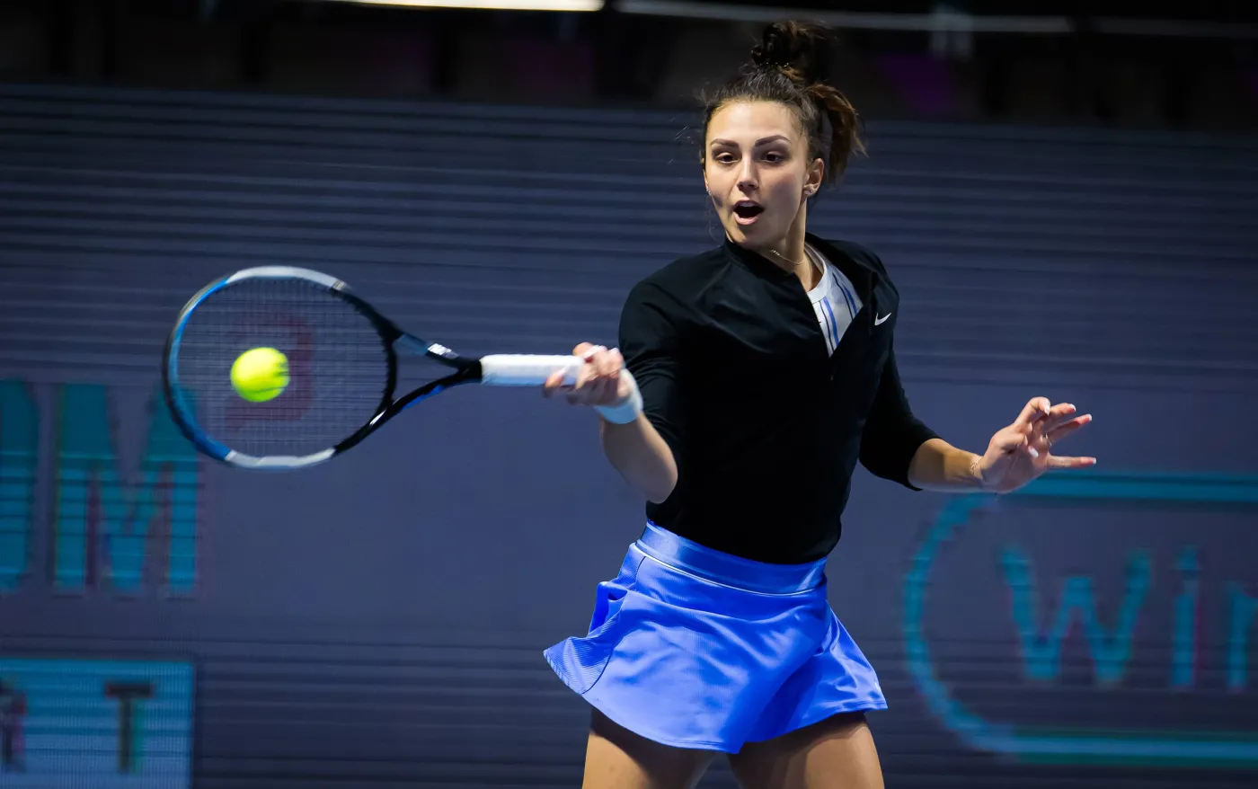 Turniej WTA w Linzu: Walkower w jednym półfinale, krecz w drugim