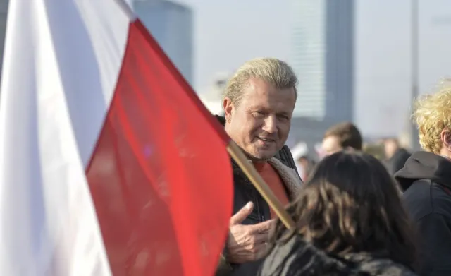 Jakimowicz obraził dziennikarza. "Nie rozmawiam ze zdrajcami i szmatami" [WIDEO]