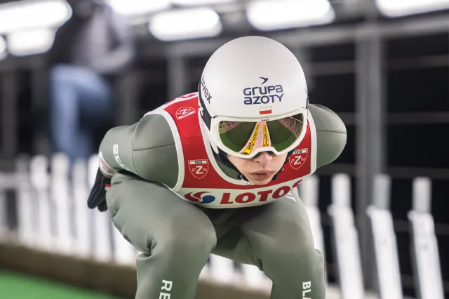 PŚ w skokach. Aleksander Zniszczoł zastąpi Klemensa Murańkę w Ruce