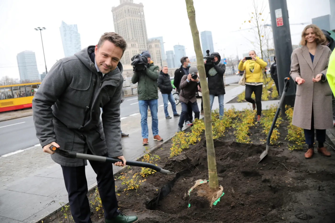 Warszawskie rondo ma się zmienić. Ma być 58 drzew, trzy już są