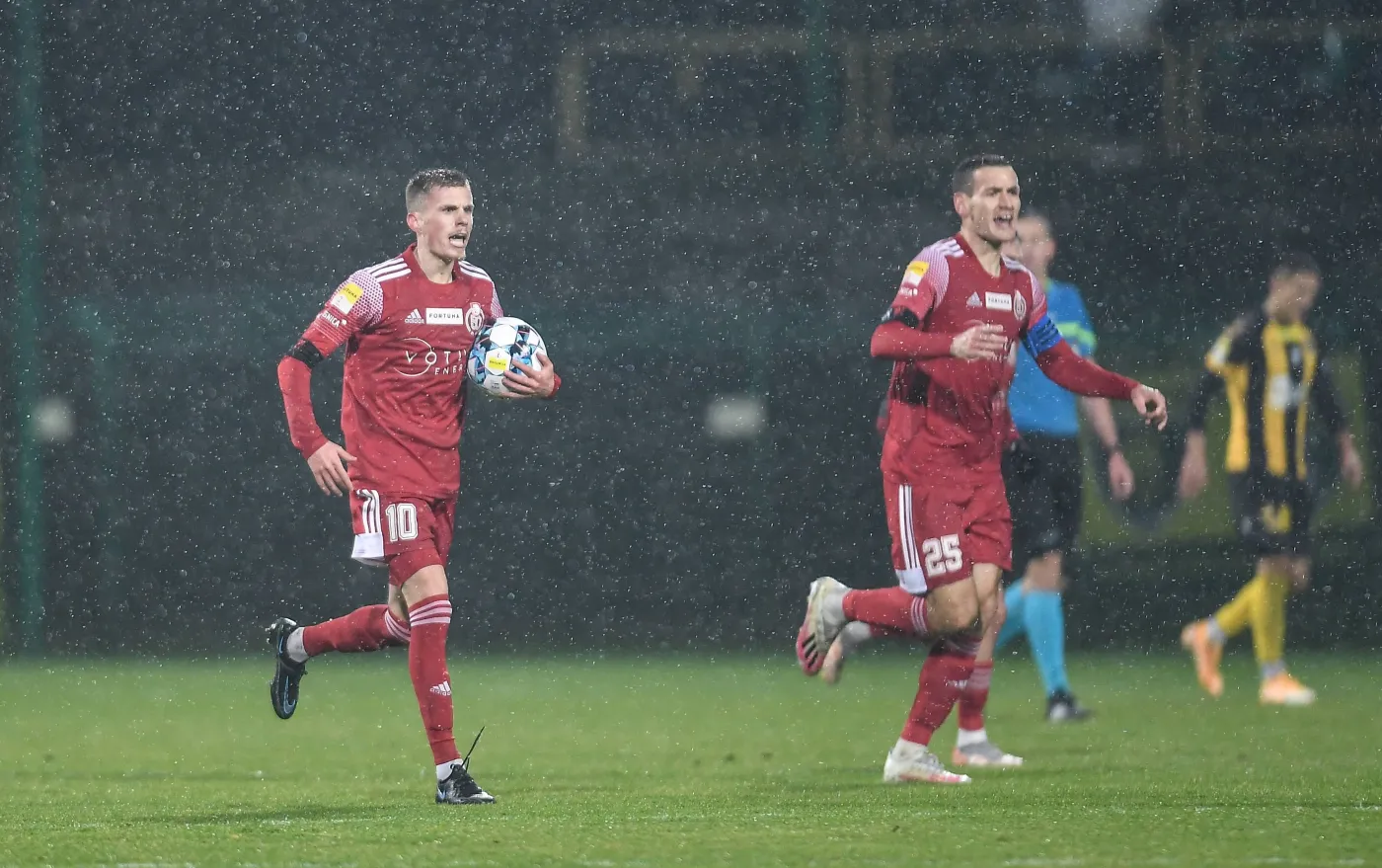 1. liga. Kolejna wygrana Miedzi. Lider z Legnicy ucieka rywalom