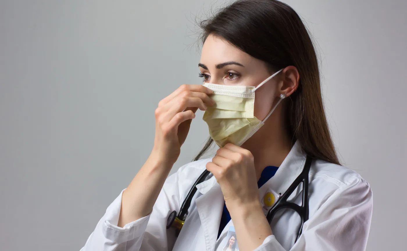 Dlaczego musimy zasłaniać nos? Ekspert tłumaczy