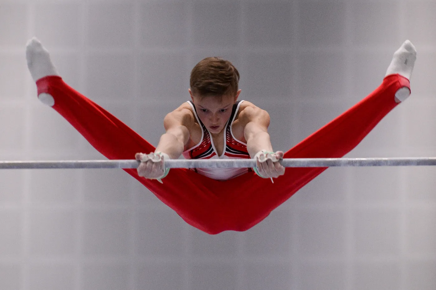 18-letni gimnastyk trenuje dzieci i piecze piernikowe domki, by studiować w USA