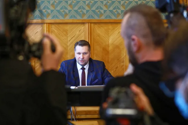 Czarnek: O dłuższej nauce zdalnej niż 7 dni mowy nie ma