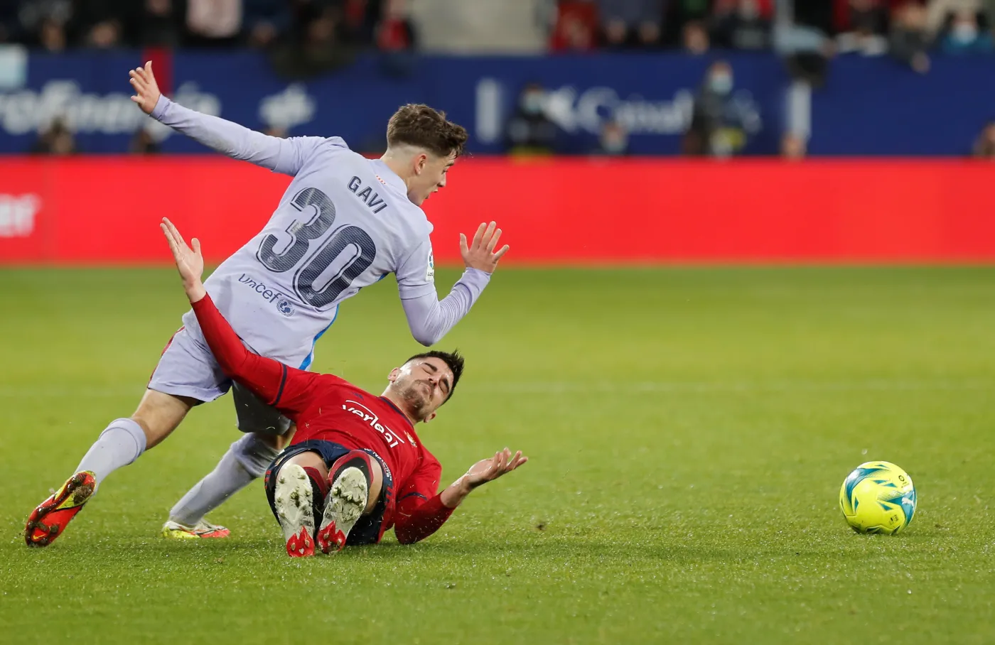 Barcelonie do zwycięstwa zabrakło czterech minut [WIDEO]