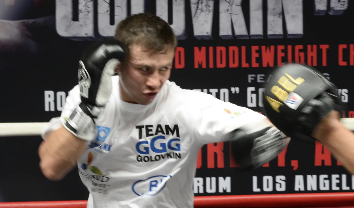 Omikron pokonał Gołowkina i Muratę. Walka przełożona na wiosnę